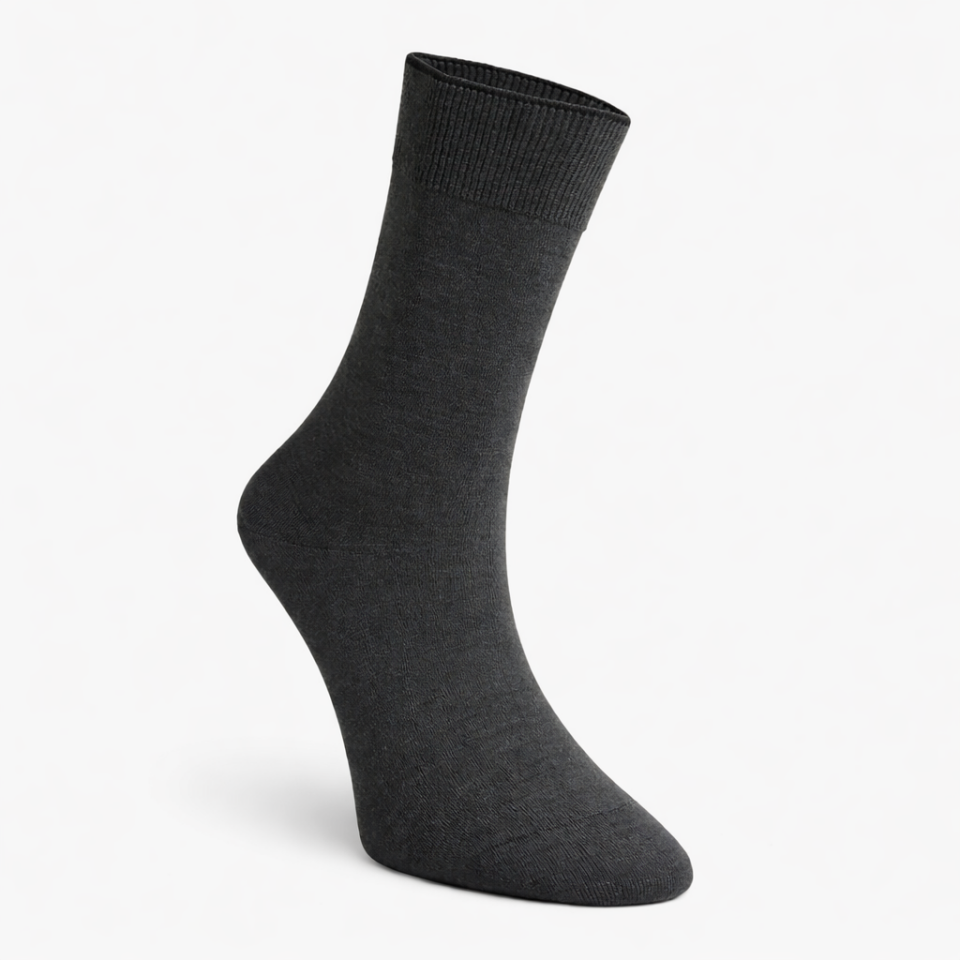 Yün Kadın Soket Çorabı – Sıcak, Nefes Alabilir ve Dayanıklı