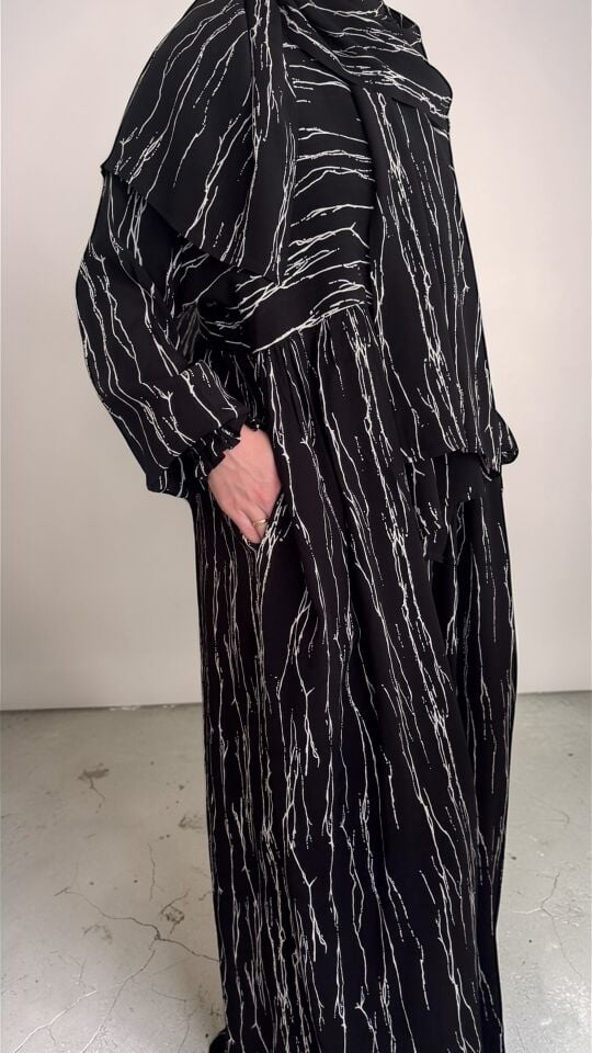 Siyah Beyaz-Taşlanmış Viskon Elbise